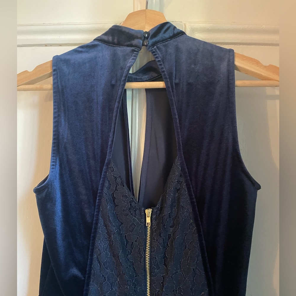 Dress - Picture 2 of 5